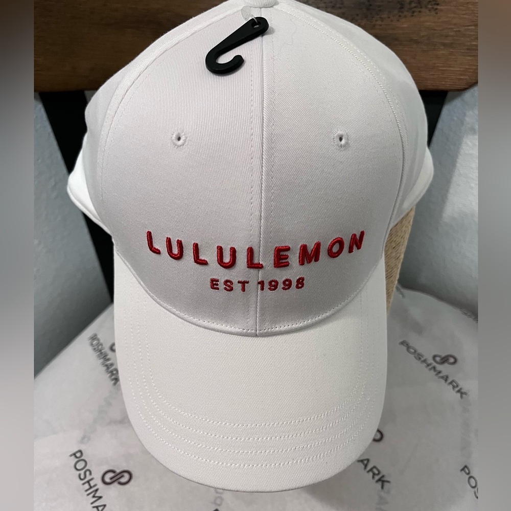 LULULEMON NWT AUTHENTIC CLASSIC UNISEX STRUCTURED EST 98 WHITE & RED BALL CAP